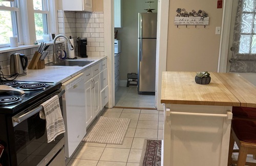 South Amherst House | Comfortable farmhouse in South Amherst