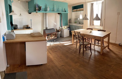Saint-Laurent-d'Olt Cottage | Comfortable cottage with magnificent views of the Causses