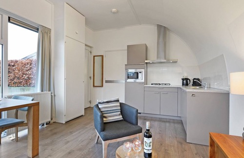 Midlaren Cottage | Comfortable ground-floor 2-person bungalow