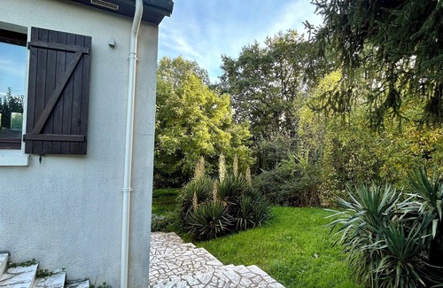 Mareuil-sur-Cher House | Comfortable house with private woodland. Close to all amenities and Beauval.