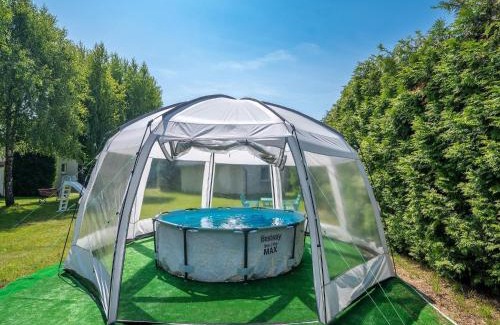 Darlowo House | Comfortable holiday homes with a summer pool