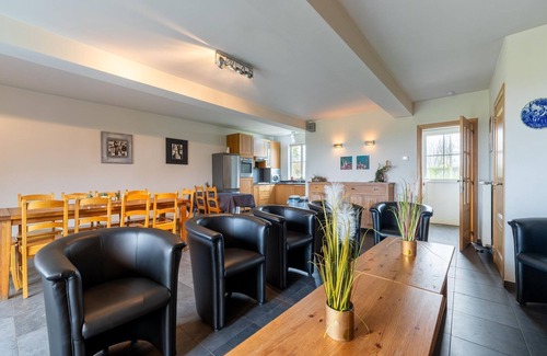 Diksmuide Villa | Comfortable home for a group with a large garden