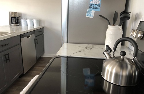 Cedar Rapids House | Comfortable Home in the Heart of Historic NewBo near Downtown - King Bed!