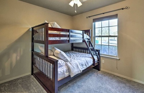 Bentonville - Fayetteville House | Comfortable Home in Springdale