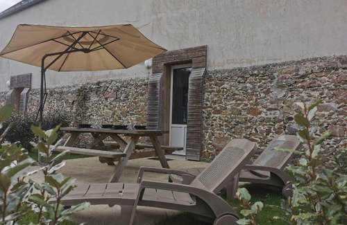 Gouville-sur-Mer House | Comfortable individual lodgings in a natural setting.