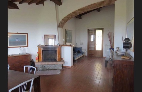 Pomaia Apartment | Comfortable independent apartment in Pomaia,with private garden,Wi-Fi, view