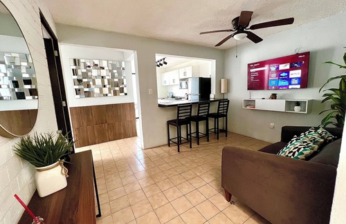 La Salle 2 Apartment | Comfortable modern apartment conveniently located for shopping and dining.