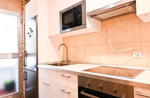 Alameda de Osuna Apartment | Comfortable one bedroom apartment