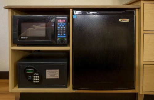 North Canton House | Comfortable Room Near Pro Football Hall of Fame, Just a 9 Min Drive Away