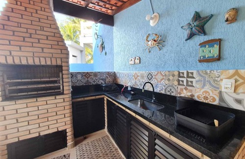 Guarutuba House | Comfortable single storey house, air conditioning, 50 meters from the beach-Wi-Fi (500MB)