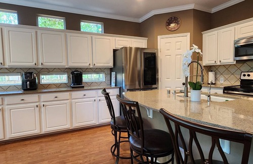 Alden Bridge House | Comfortable, spacious townhome on quiet street. Master on main. Pet friendly.
