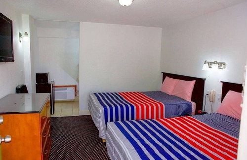Harrisonville Hotel | Comfortable stay at Knights Inn Harrisonville! Near Lords Park! Free Parking!