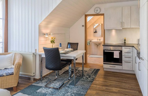 Salem Apartment | Comfortable Studio Apartment “Baur Nr. 2” near Salem Castle with Wi-Fi & Balcony; Parking Available