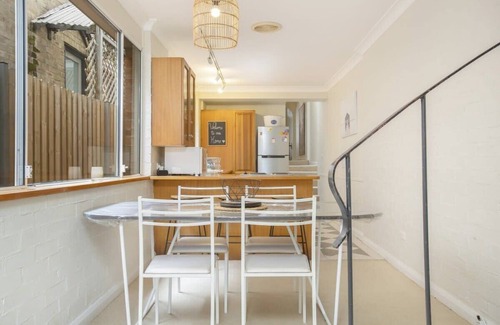 Leichhardt House | Comfortable Terrace in Central Location