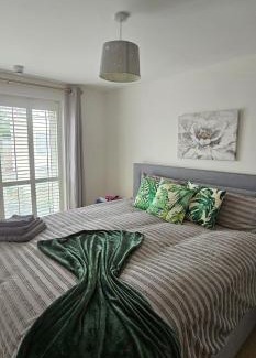 Dudden Hill Apartment | Comfortable Two Bedroom Flat For 6 People's