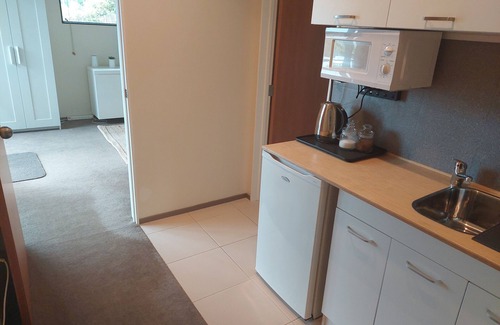 Unsworth Heights House | Comfortable unit 30 mins from City, near bus stops.