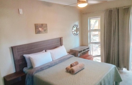 Hammanskraal Ski Chalet | Comfortable cottage in Big 5 Game Reserve