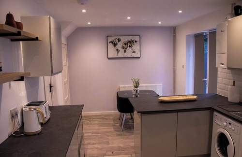 Stevenage House | Comfy 3-bedroom house with WiFi and parking in Stevenage