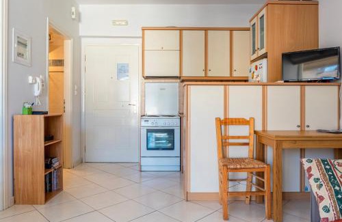 Kalamata Apartment | Comfy beach flat, 10min to the city center