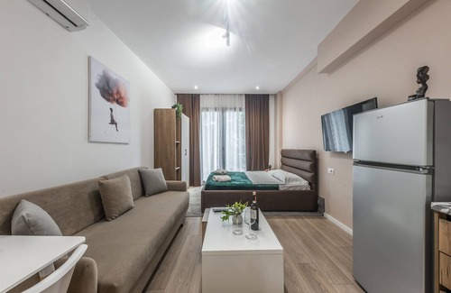 Rade Apartment | Comfy City Center Studio Apartment - City View