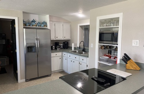 Venice Gardens House | Comfy, clean, private home IN Venice, Florida; Heated Pool, Minutes to the Beach