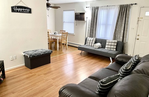 Hackensack Condo | Comfy, Clean & Spacious w/2 TVs, parking, laundry