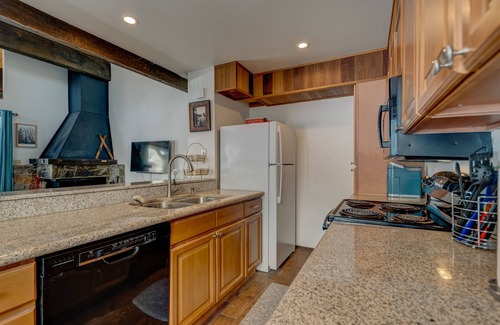 Kings Beach Condo | Comfy condo with wood-burning fireplace, deck, washer/dryer