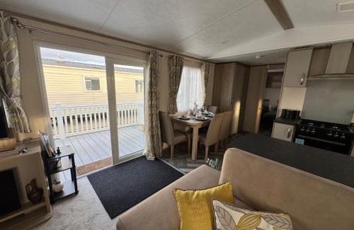 Lydd-on-Sea Resort | Comfy Cosy Caravan Romney Sands