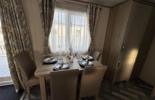 Lydd-on-Sea Resort | Comfy Cosy Caravan Romney Sands