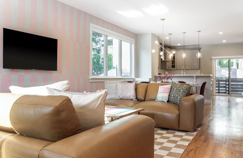 Downtown House | Comfy, Cozy, Fun 3bd Home - 5mins to Downtown