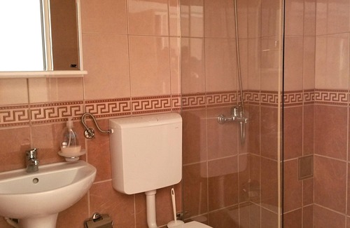 Gjerana Hotel | Comfy family with double bed + 2 single beds - sea view balcony