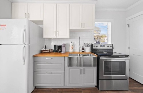 Riverside Heights House | Comfy Modern Farmhouse Cottage w Private Patio!