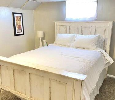 Pocatello House | Comfy Pocatello home-central to park and grocery