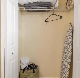 Highspire Apartment | Comfy Stay Modern
