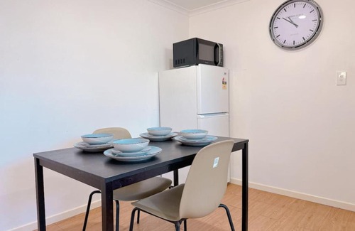 Sunnybank Hills Apartment | Comfy unit near Garden City Westfield Street Parking