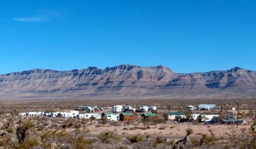 Meadview House | Comfy Vacation Rental with Wi-Fi and Kitchenette in Meadview, Arizona