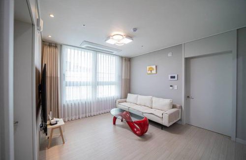 Bongmyeong-dong Apartment | Comma