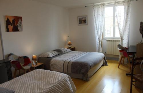 Bourg-le-Comte Bed & Breakfast | COMME UN COQ EN PÂTE