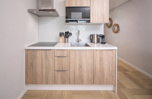 Workum Apartment | Compact and luxurious studio directly on the IJsselmeer. With private balcony or terrace, great views, and all essentials for two.