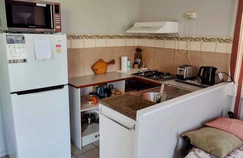 North Bendigo House | Compact Bungalow in a peaceful, serene garden.