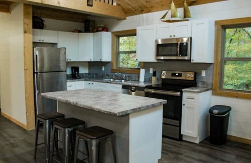 Tellico Plains Cabin | Compass Cabin In The Mountains
