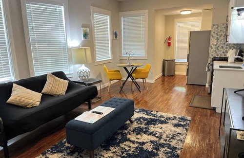 Mahncke Park Apartment | Complete Cozy Stylish 1BR/1BA Near Downtown