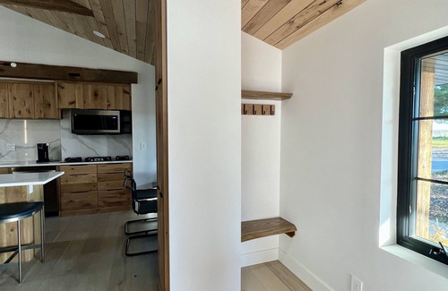 Orange Prairie House | Completely remodeled luxury 3 bedroom, 3 bathroom House in quiet country setting