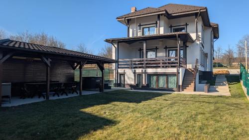 Brebu Manastirei Villa | Conacu' Lacului Brebu