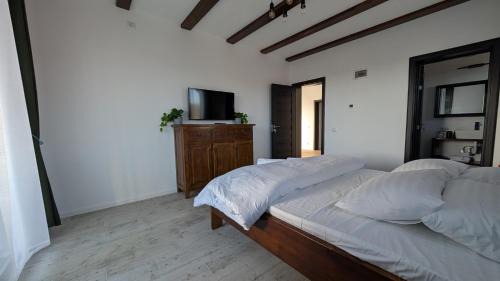 Brebu Manastirei Villa | Conacu' Lacului Brebu