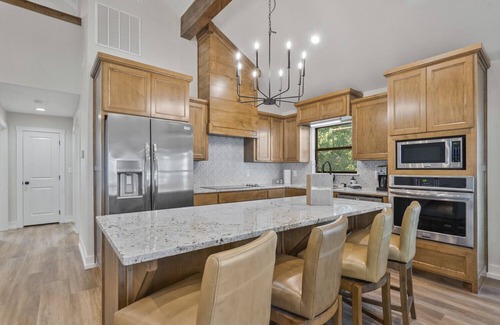 Zavalla House | Concord Hills Waterfront Rental