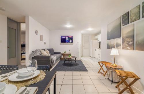 San Mateo Apartment | Condado Home - Private Back yard by PH