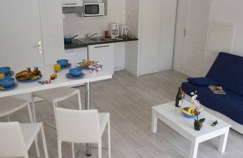 Grandcamp-Maisy Condo | Condo ∙ 1 bedroom ∙ 2 guests