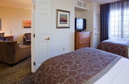 Eagan Condo | Condo ∙ 2 bedrooms ∙ 8 guests