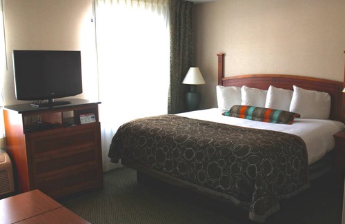 East Paris Condo | Condo ∙ 2 bedrooms ∙ 2 guests